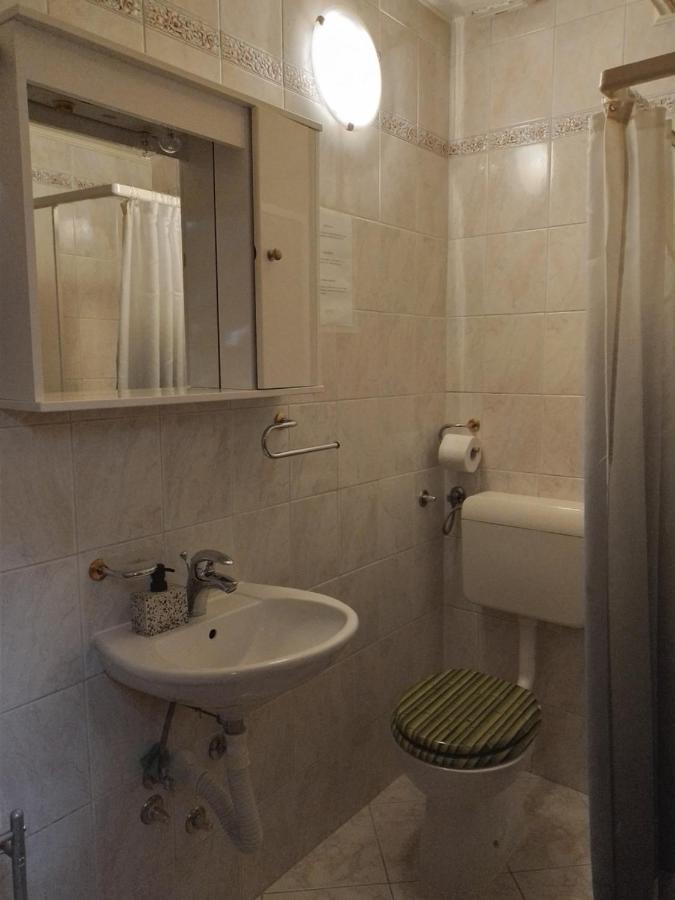 Guesthouse Koren At Winery Vipava Buitenkant foto
