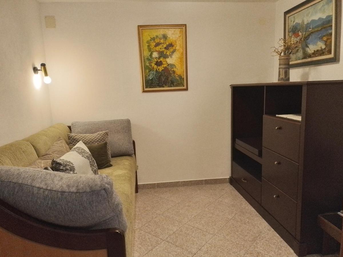 Guesthouse Koren At Winery Vipava Buitenkant foto