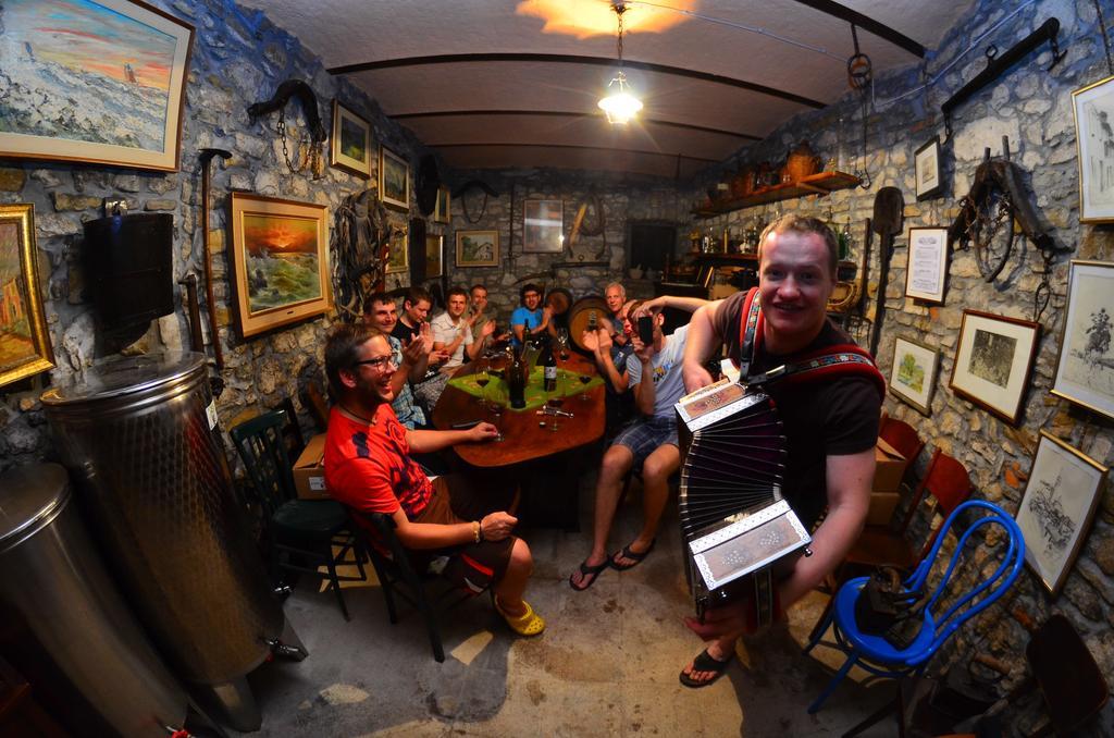 Guesthouse Koren At Winery Vipava Buitenkant foto